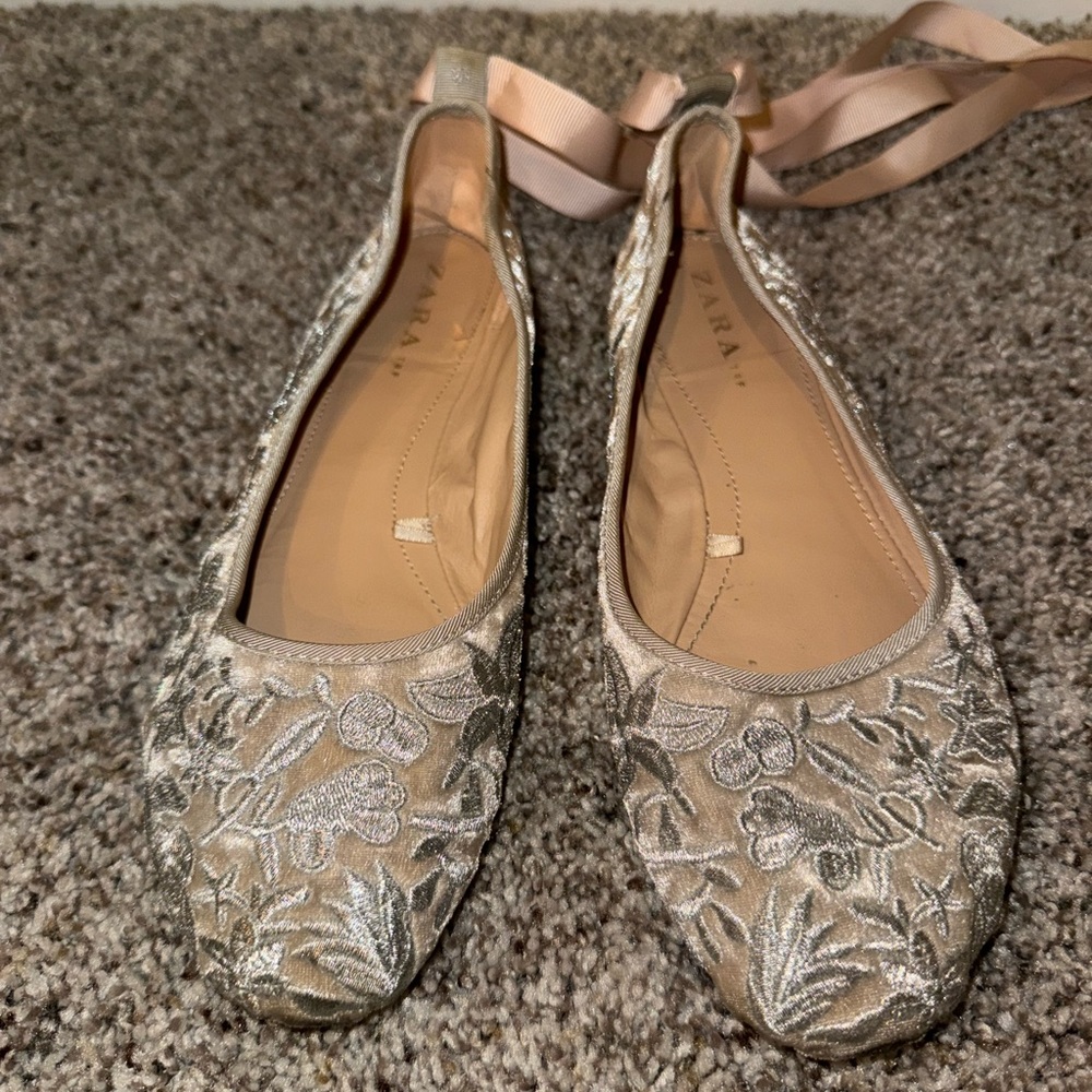 Zara ballerina flats size 35